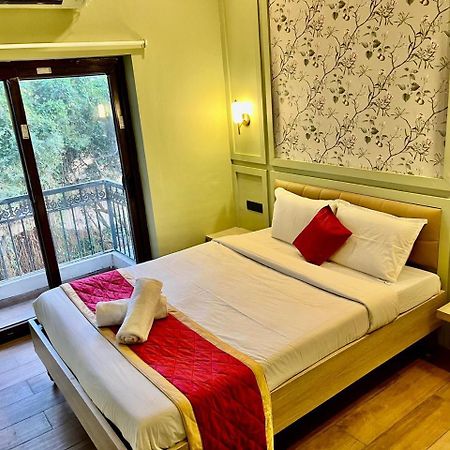 Hotel Castle Manor - Auroville Beach Пондичерри Экстерьер фото